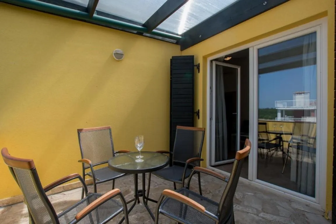 Apartments Faro Bašanija